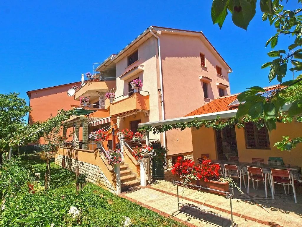 Apartments Orange 994 Fažana
