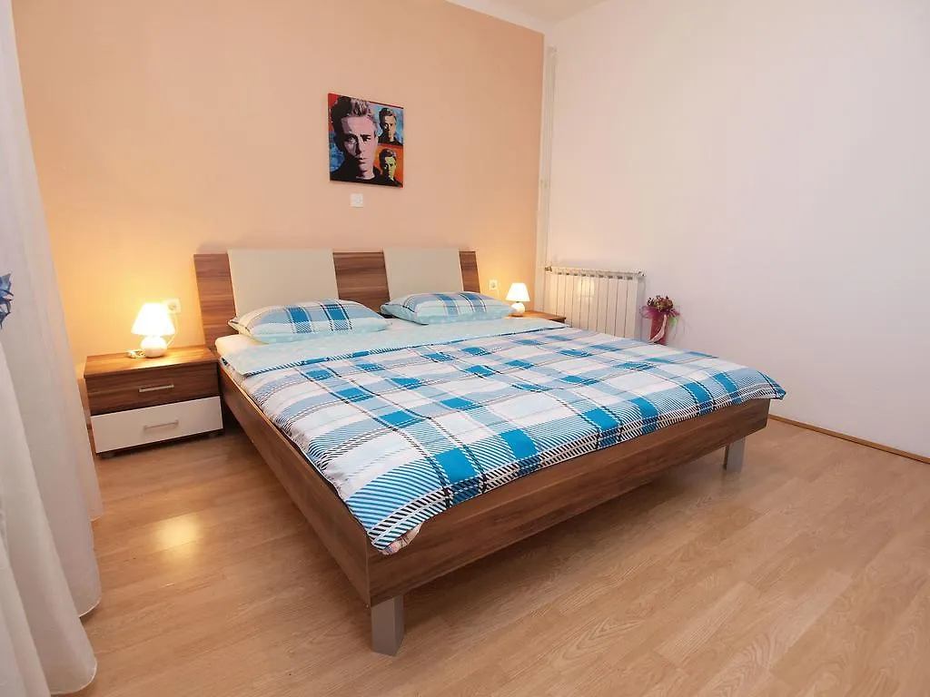 Apartments Orange 994 Fažana