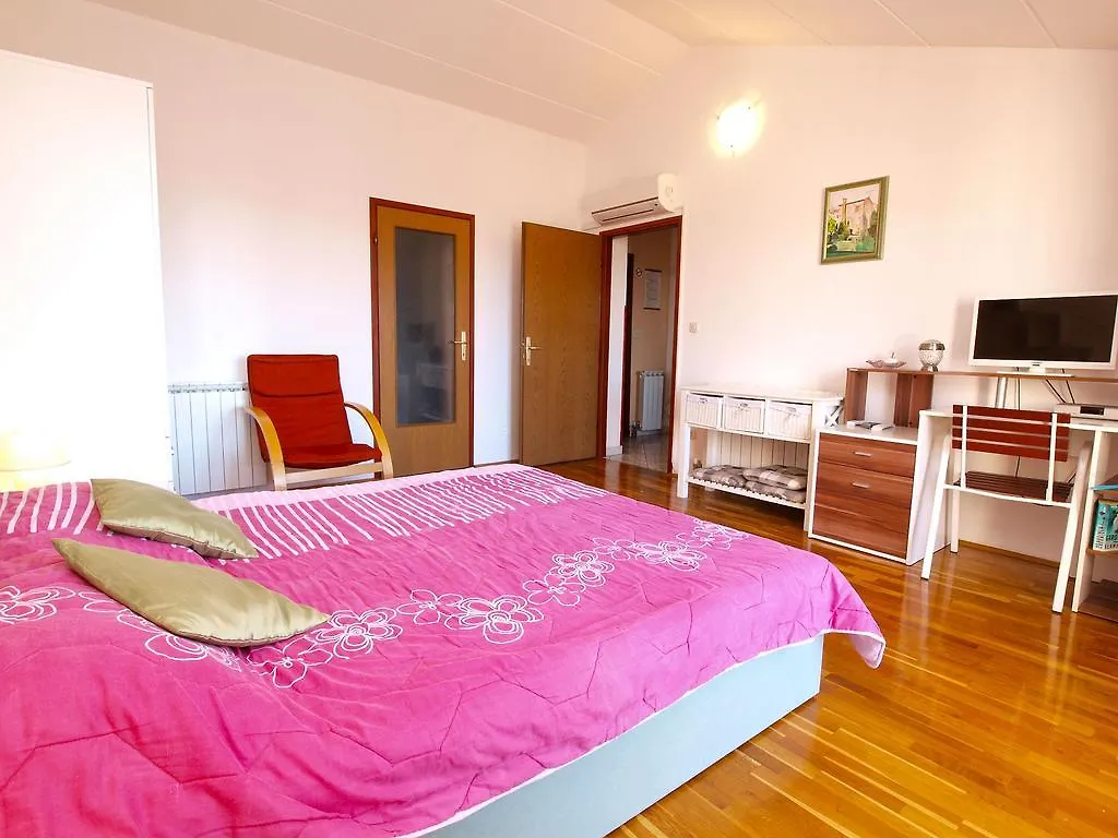 פאז'אנה Apartments Orange 994 0*,  קרואטיה
