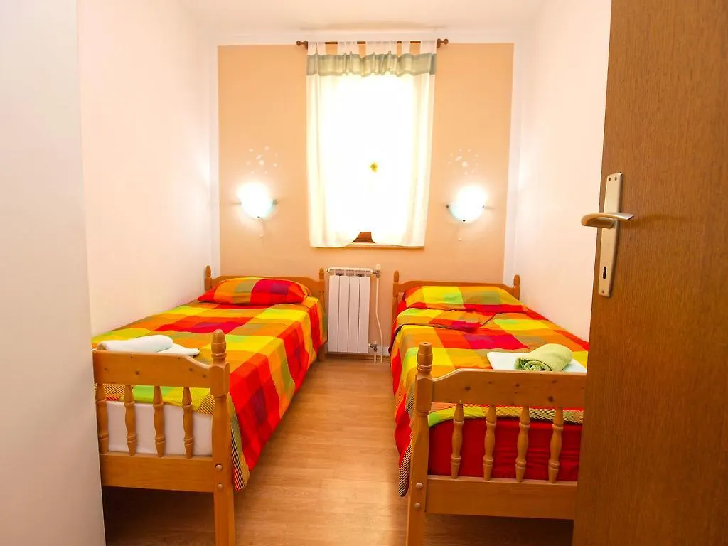 פאז'אנה Apartments Orange 994 קרואטיה