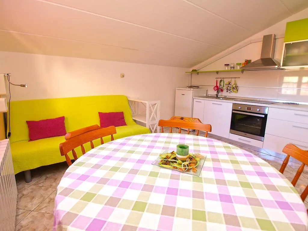 Apartments Orange 994 Fažana