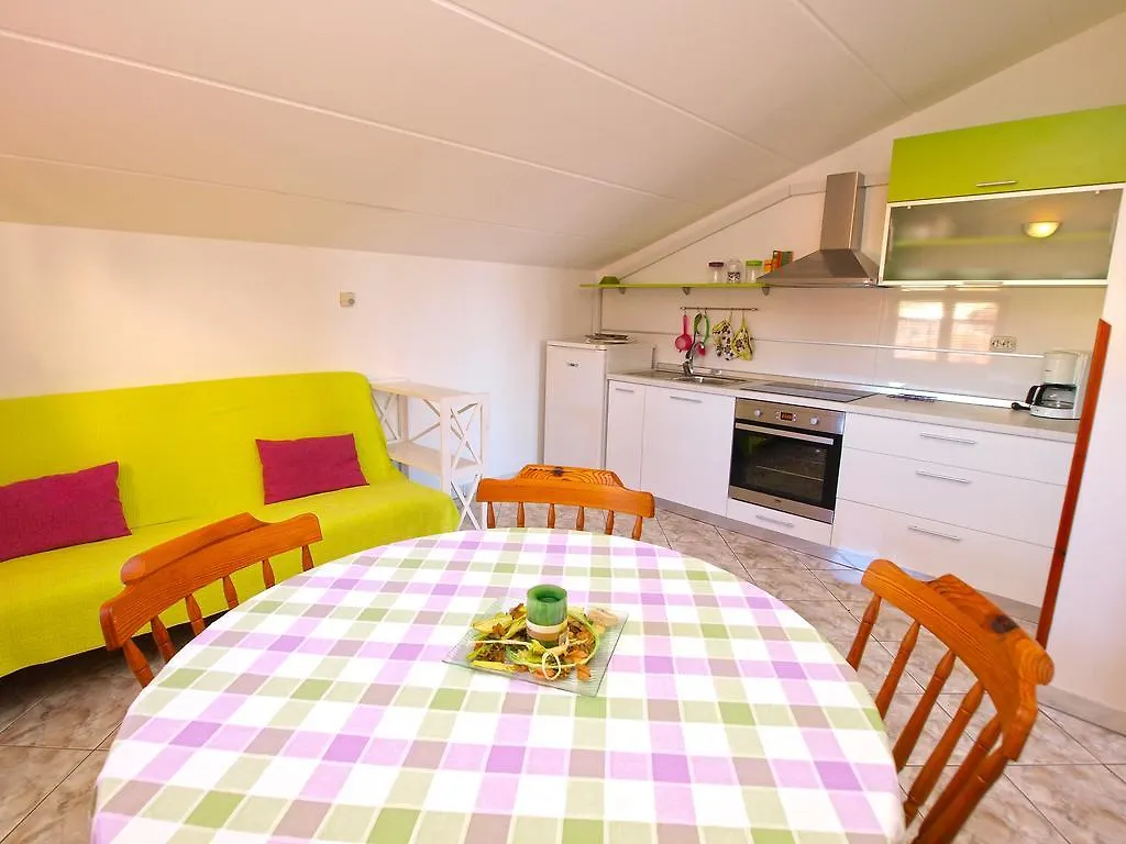 Apartments Orange 994 Fažana